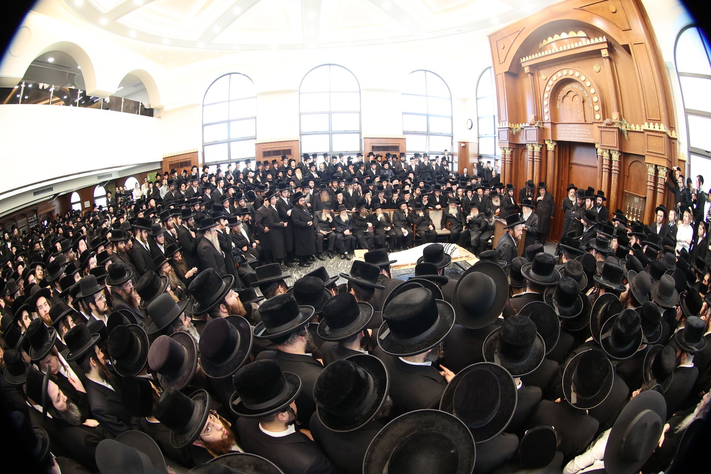 מסע הלויית הגה"צ אב"ד ערלוי ביתר זצ"ל