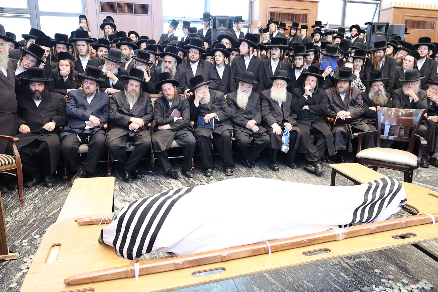 מסע הלויית הגה"צ אב"ד ערלוי ביתר זצ"ל