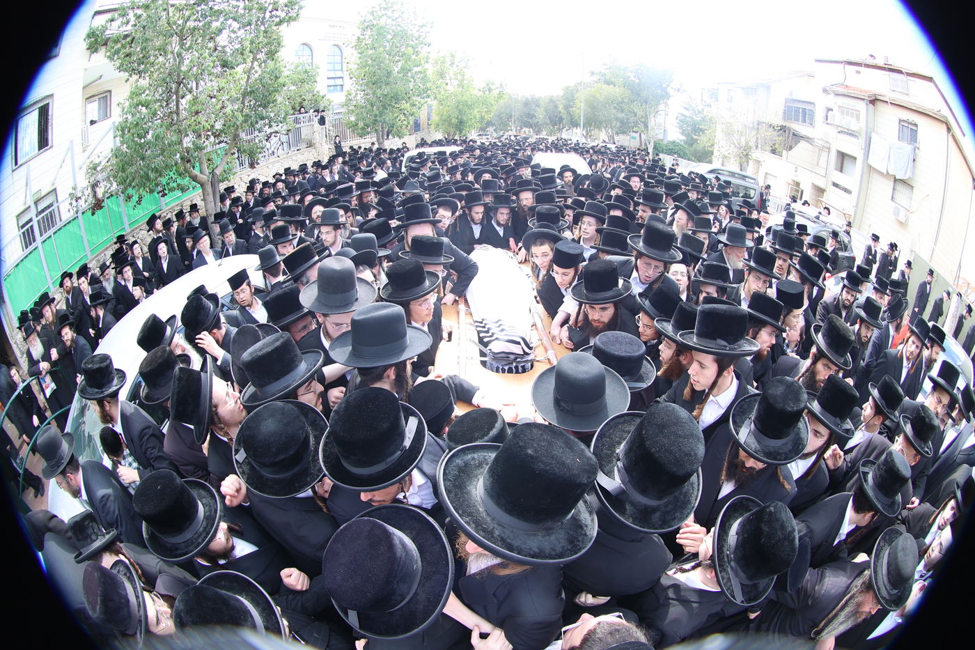 מסע הלויית הגה"צ אב"ד ערלוי ביתר זצ"ל