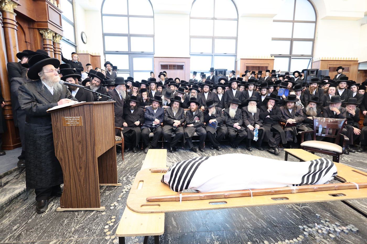 מסע הלויית הגה"צ אב"ד ערלוי ביתר זצ"ל