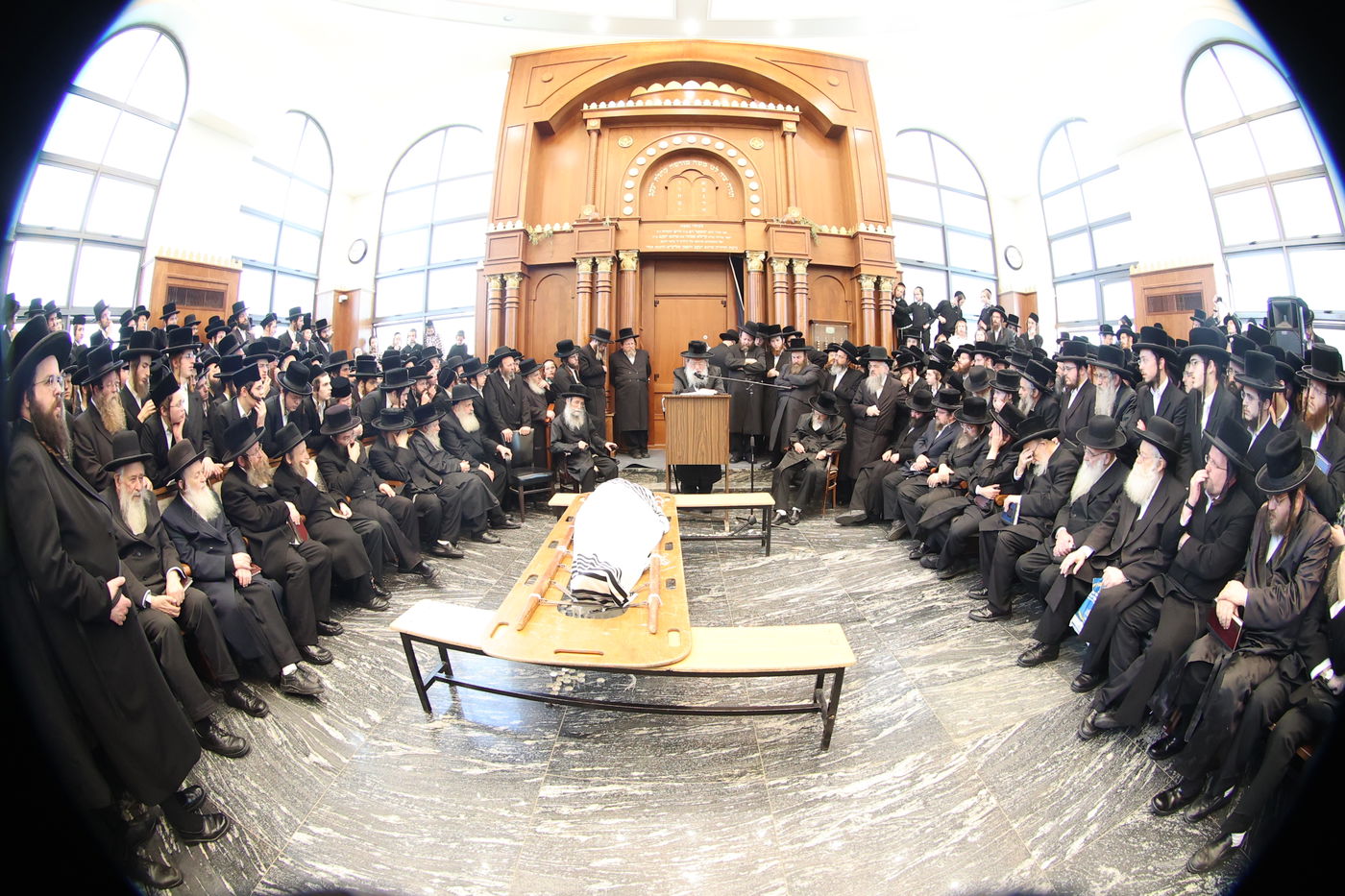 מסע הלויית הגה"צ אב"ד ערלוי ביתר זצ"ל