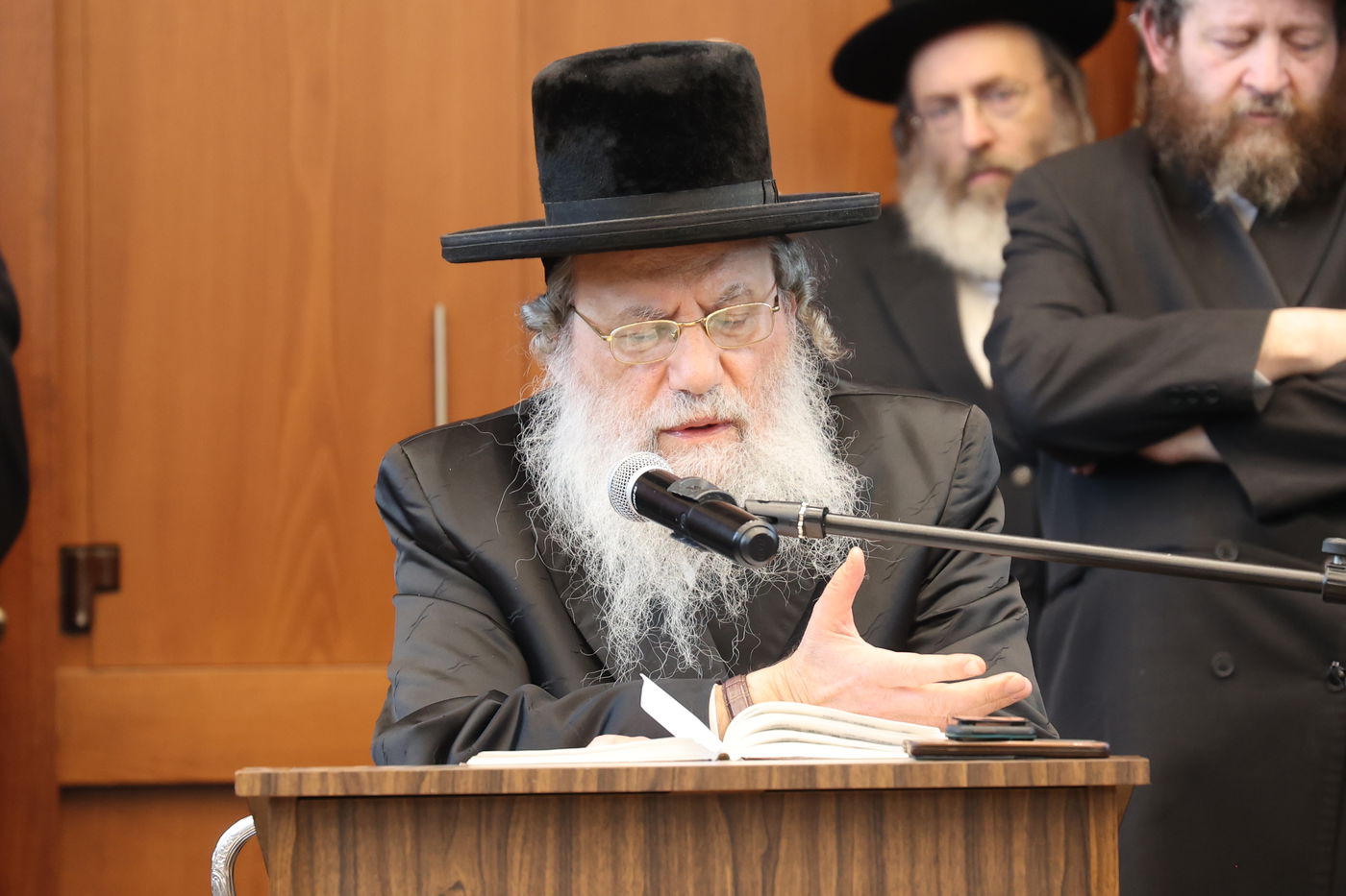 מסע הלויית הגה"צ אב"ד ערלוי ביתר זצ"ל