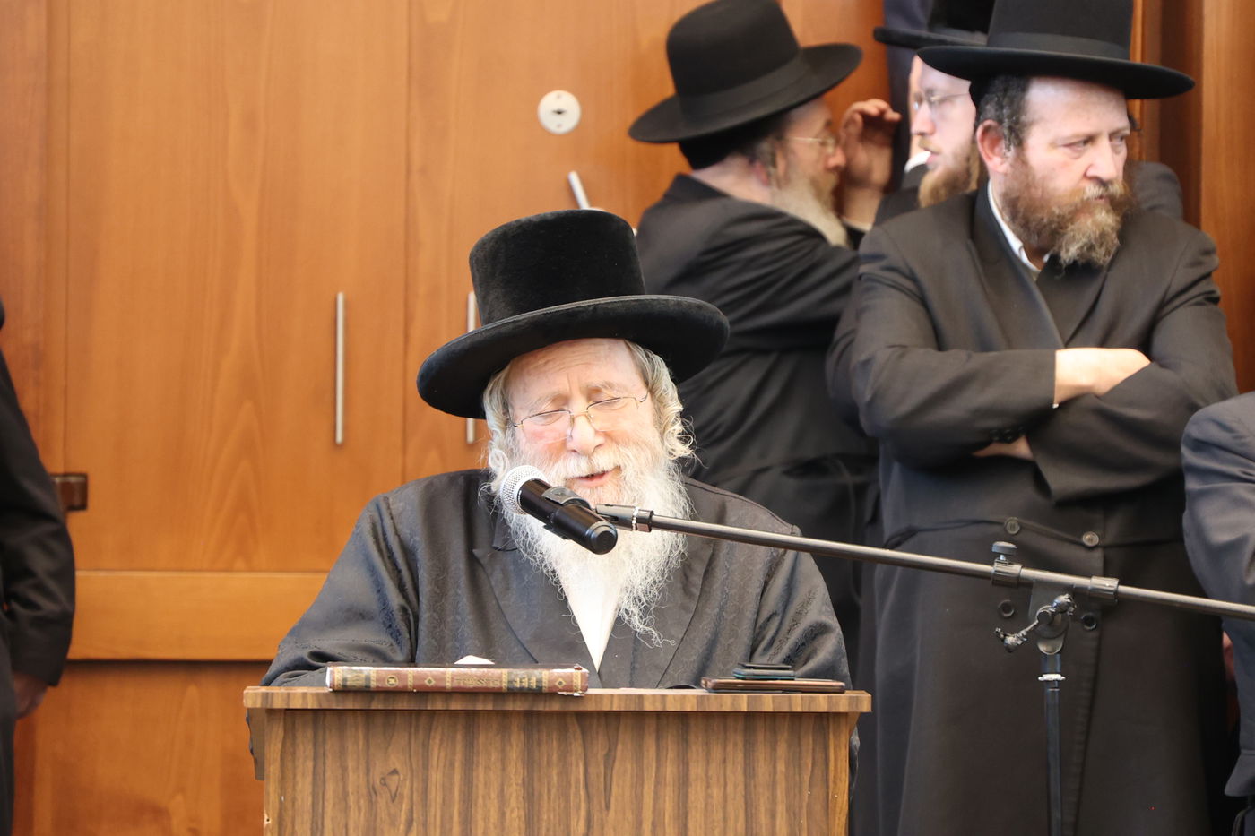 מסע הלויית הגה"צ אב"ד ערלוי ביתר זצ"ל