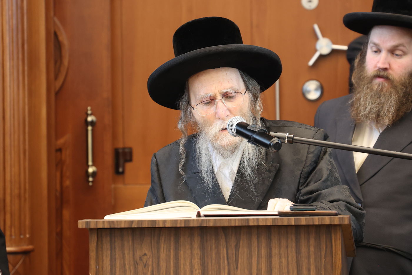 מסע הלויית הגה"צ אב"ד ערלוי ביתר זצ"ל