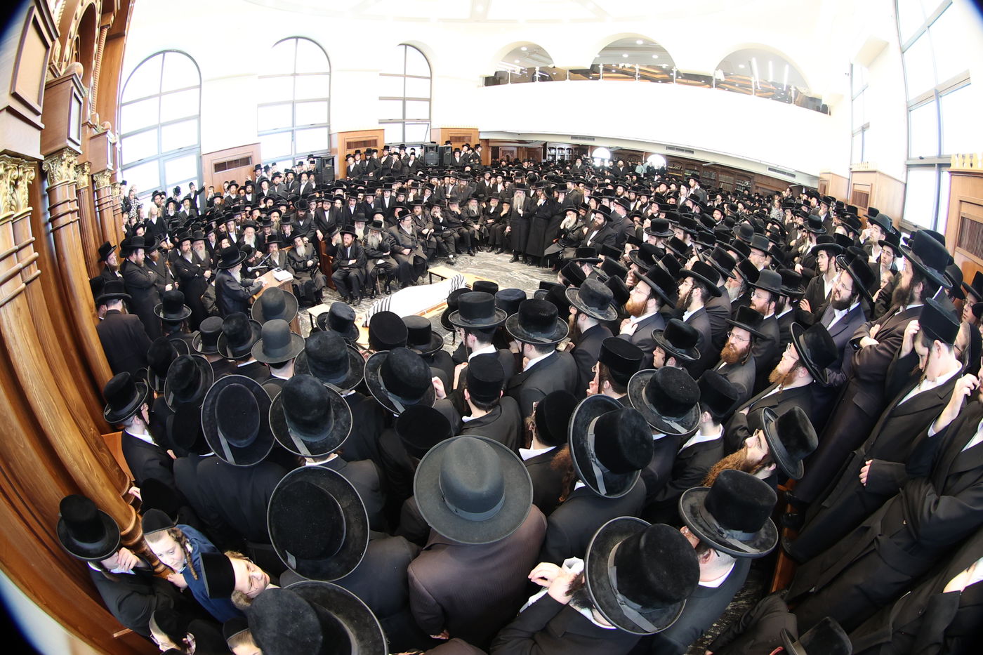 מסע הלויית הגה"צ אב"ד ערלוי ביתר זצ"ל