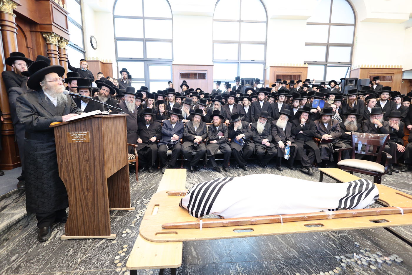 מסע הלויית הגה"צ אב"ד ערלוי ביתר זצ"ל