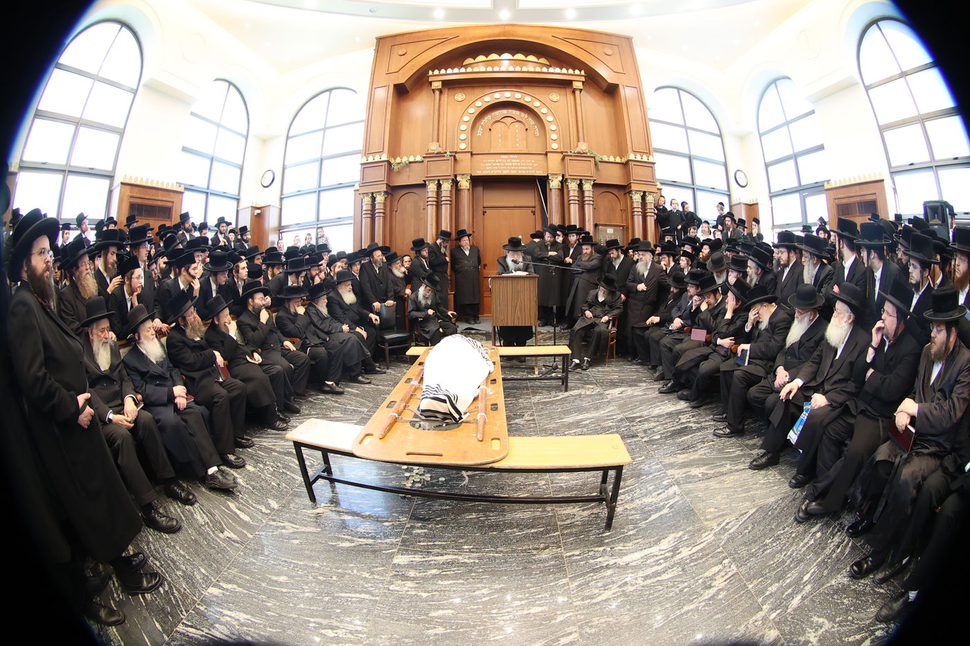 מסע הלויית הגה"צ אב"ד ערלוי ביתר זצ"ל