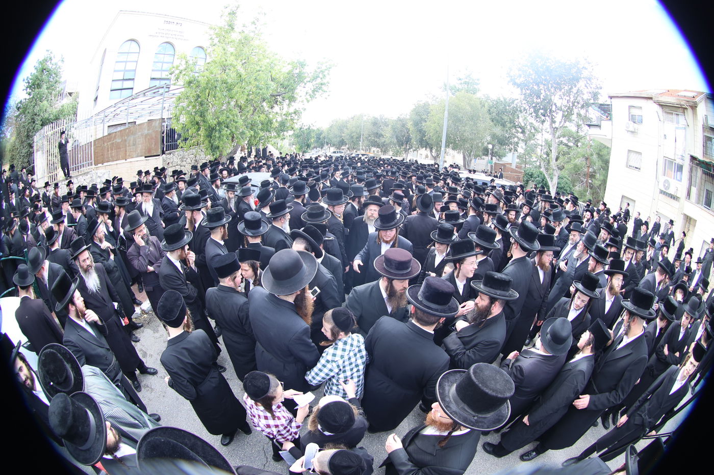 מסע הלויית הגה"צ אב"ד ערלוי ביתר זצ"ל