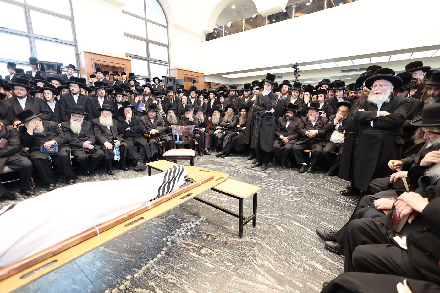 מסע הלויית הגה"צ אב"ד ערלוי ביתר זצ"ל