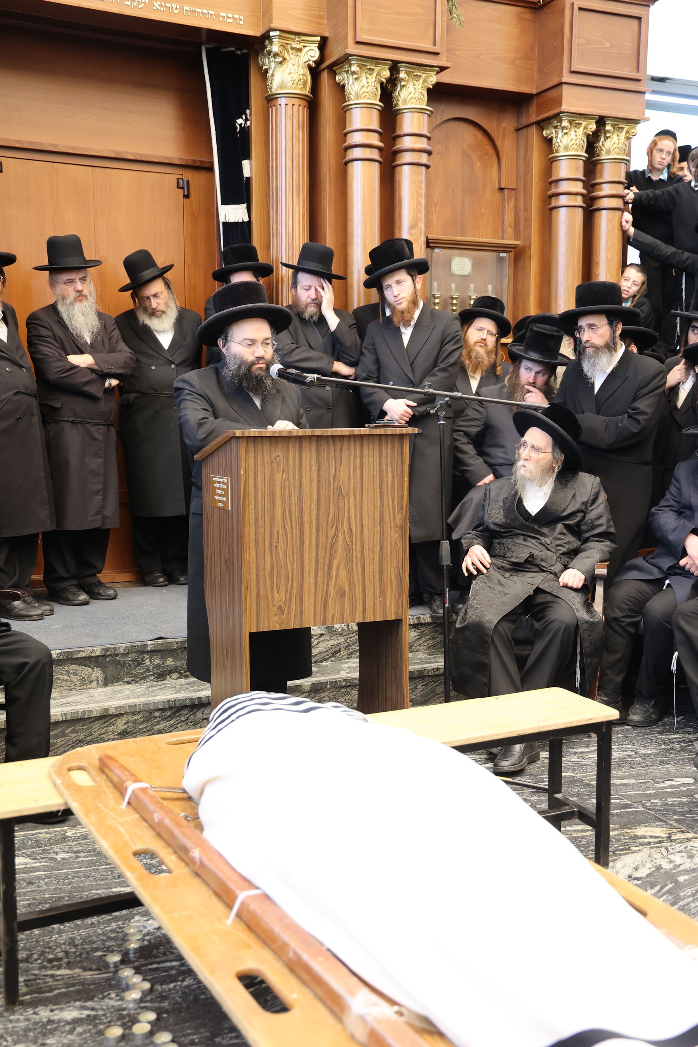 מסע הלויית הגה"צ אב"ד ערלוי ביתר זצ"ל