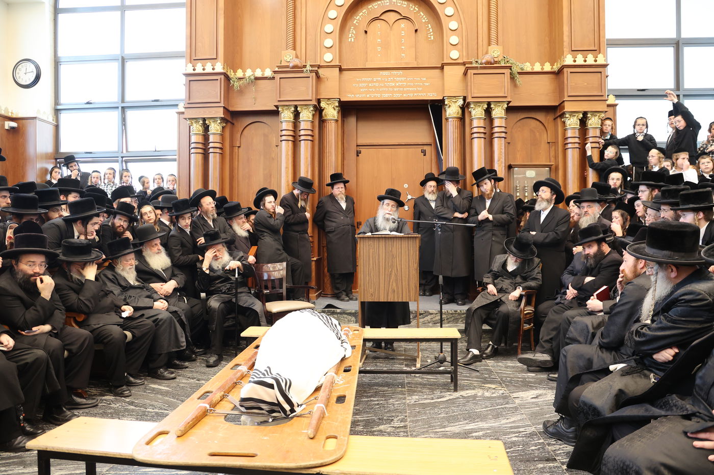 מסע הלויית הגה"צ אב"ד ערלוי ביתר זצ"ל