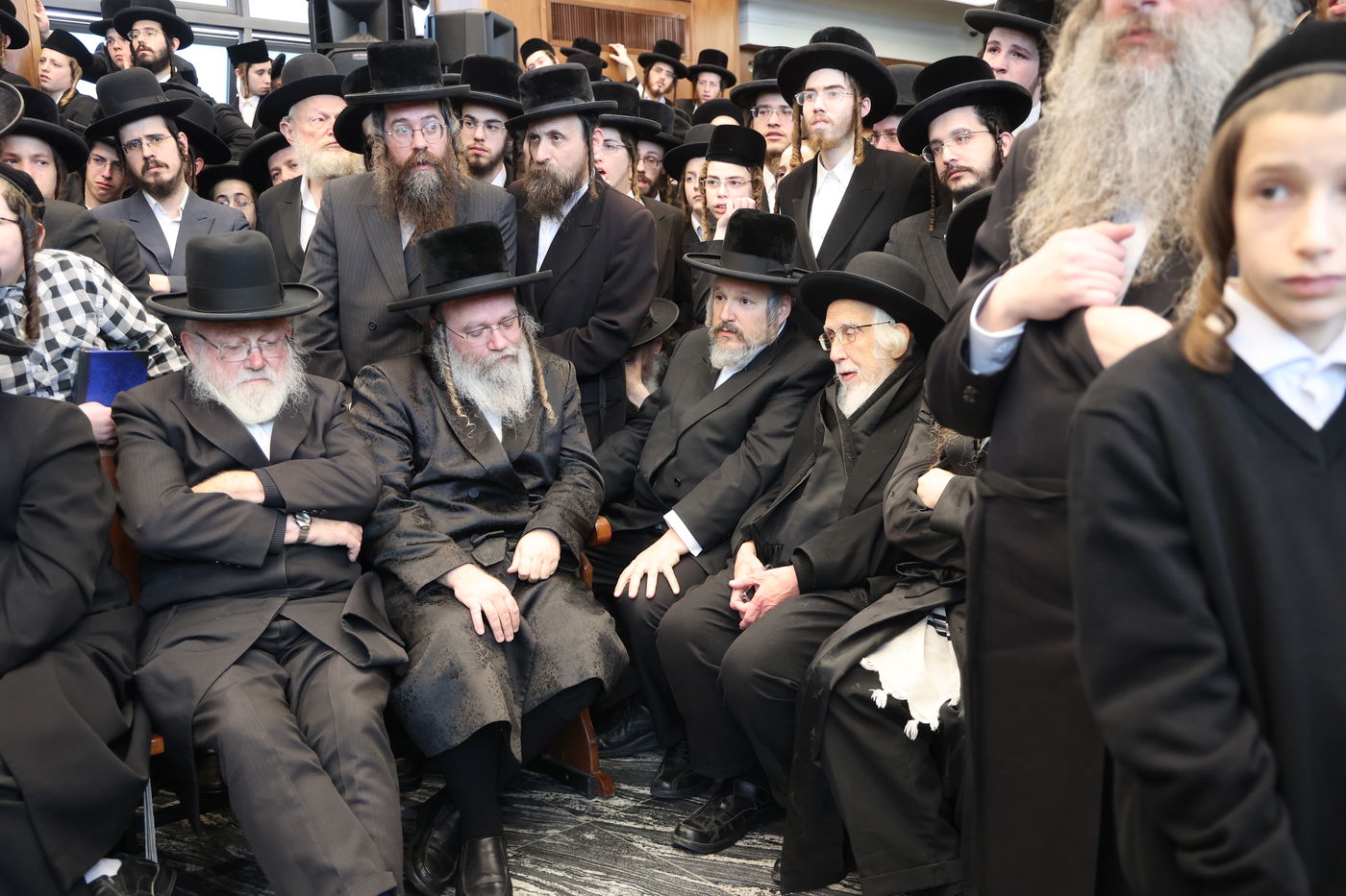 מסע הלויית הגה"צ אב"ד ערלוי ביתר זצ"ל