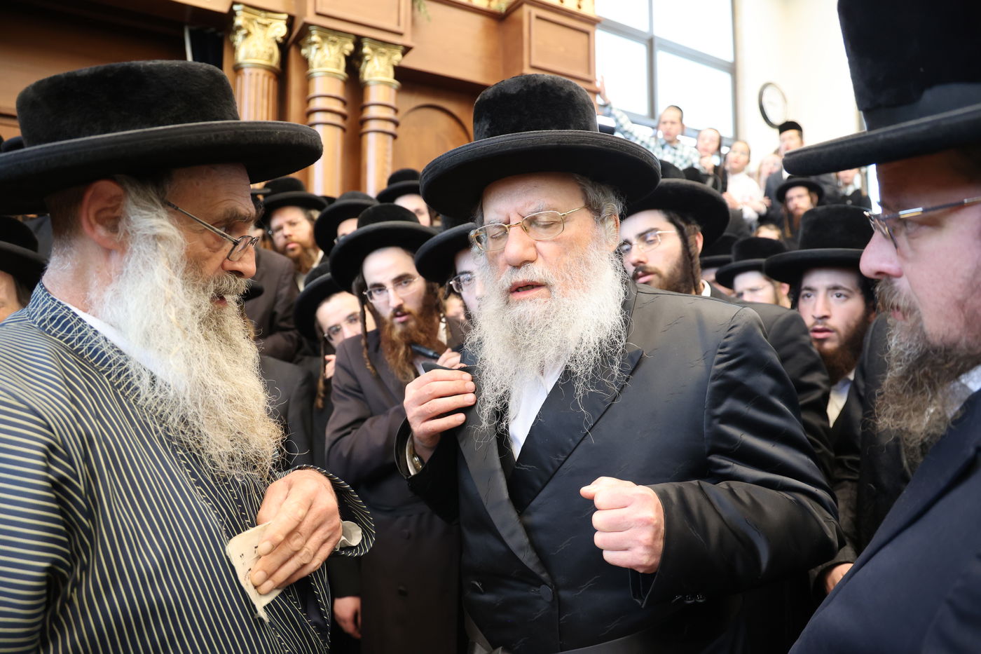 מסע הלויית הגה"צ אב"ד ערלוי ביתר זצ"ל