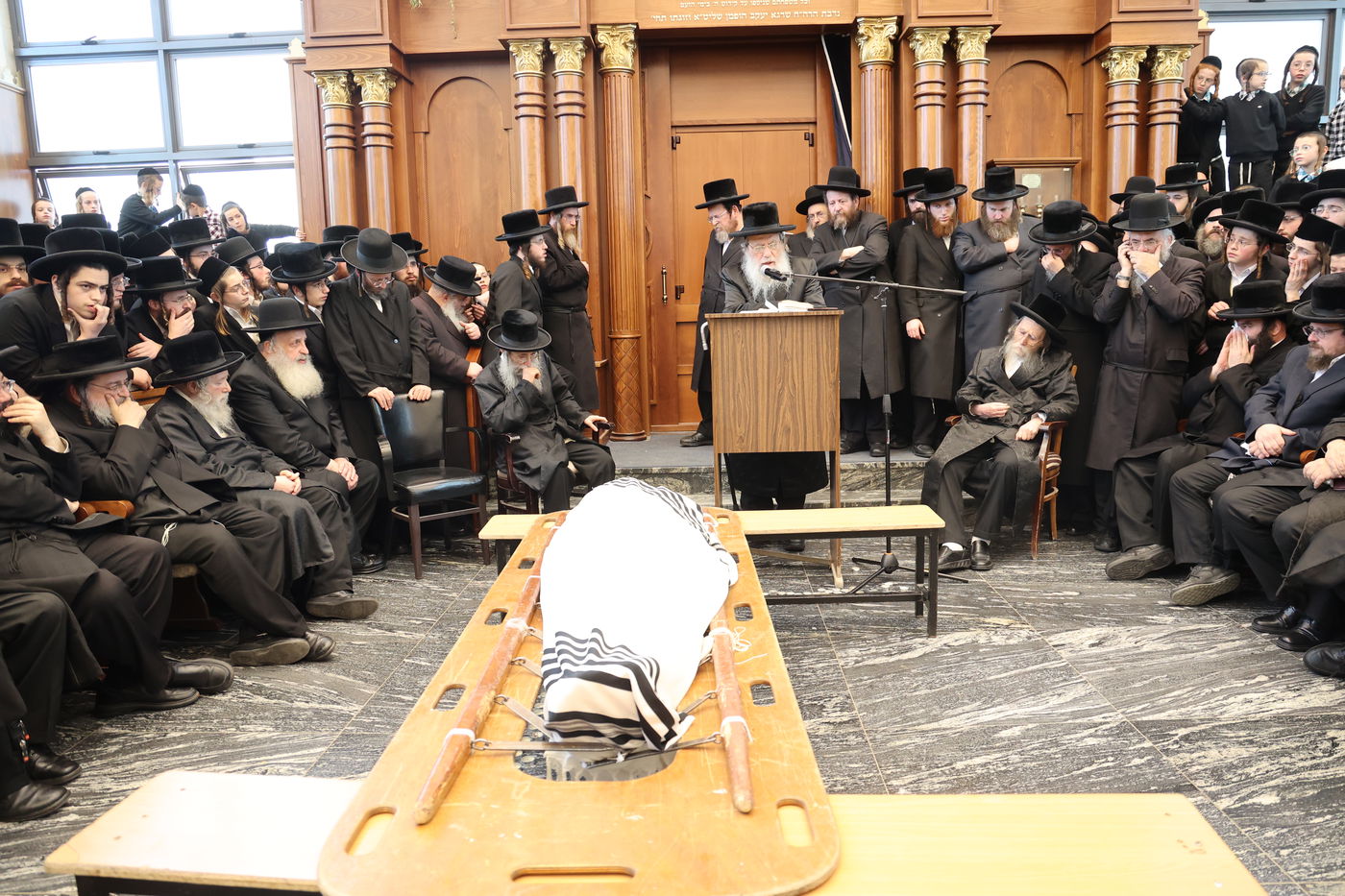 מסע הלויית הגה"צ אב"ד ערלוי ביתר זצ"ל