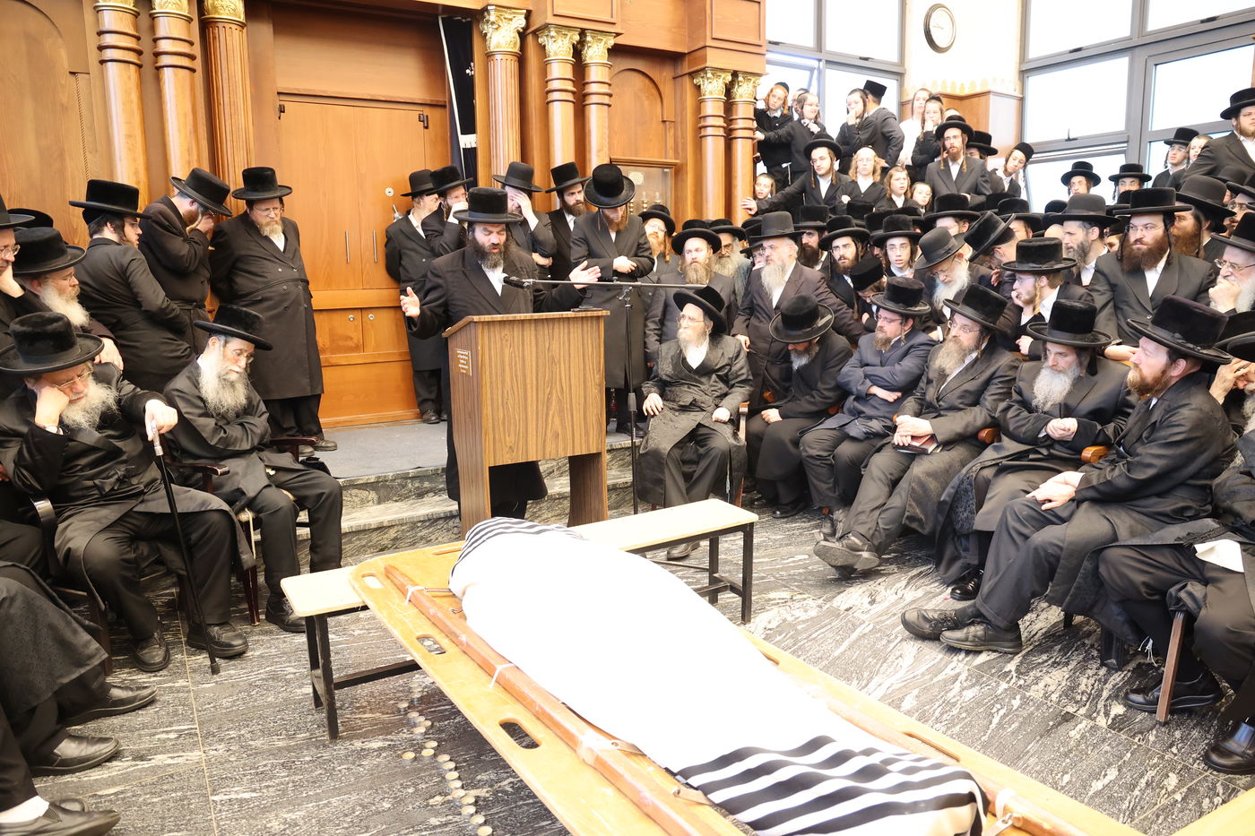 מסע הלויית הגה"צ אב"ד ערלוי ביתר זצ"ל