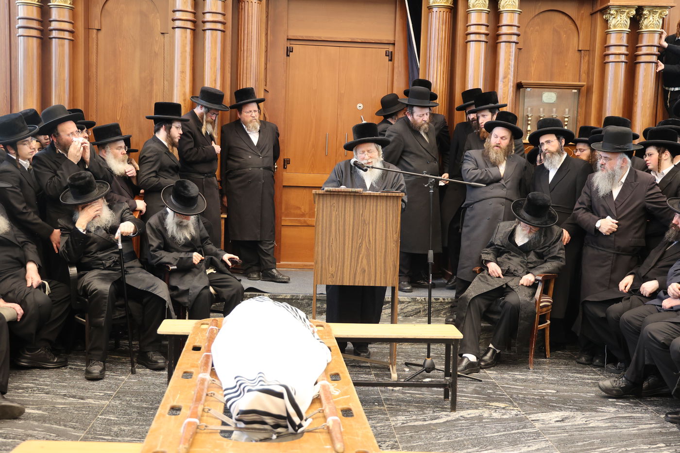 מסע הלויית הגה"צ אב"ד ערלוי ביתר זצ"ל