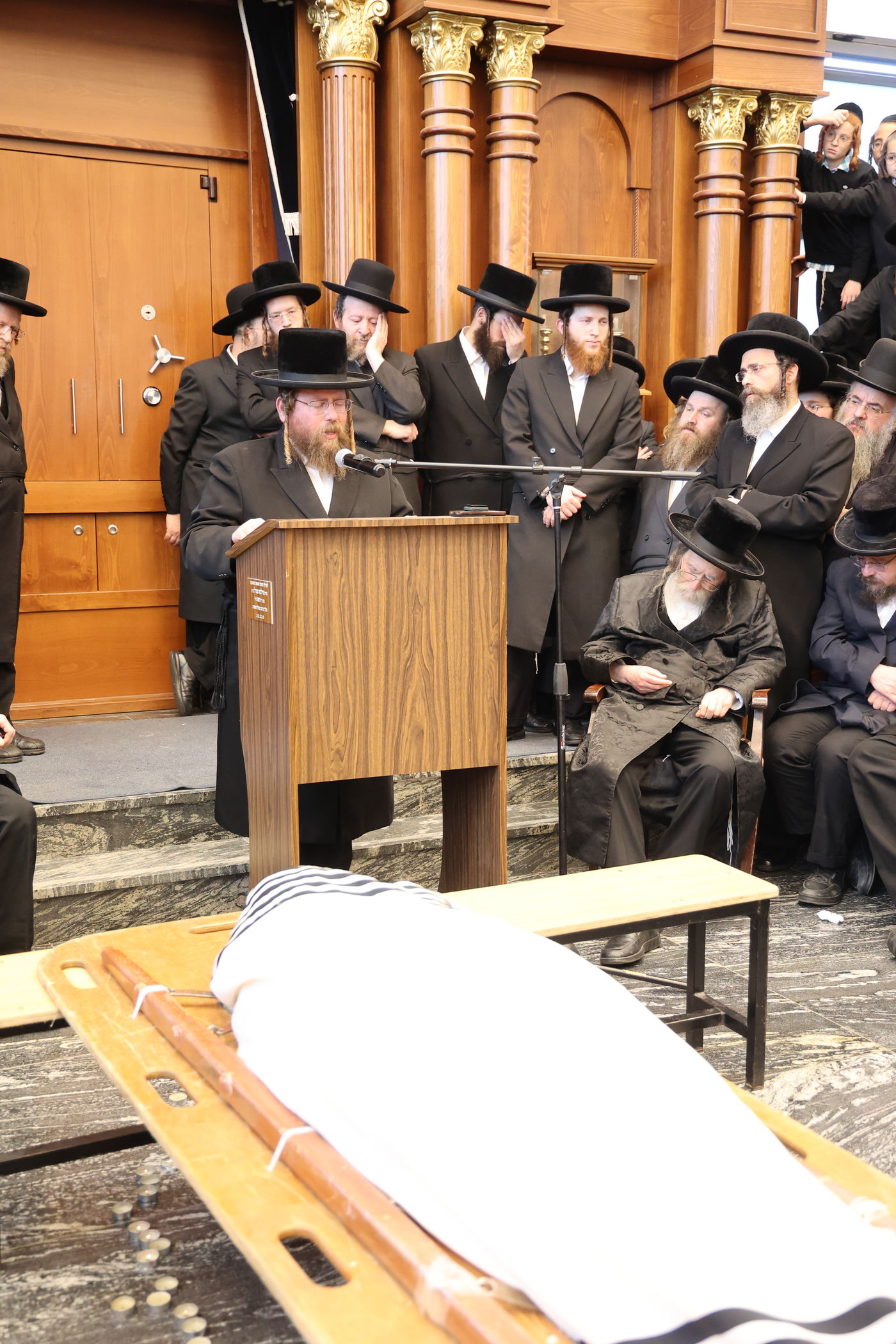 מסע הלויית הגה"צ אב"ד ערלוי ביתר זצ"ל