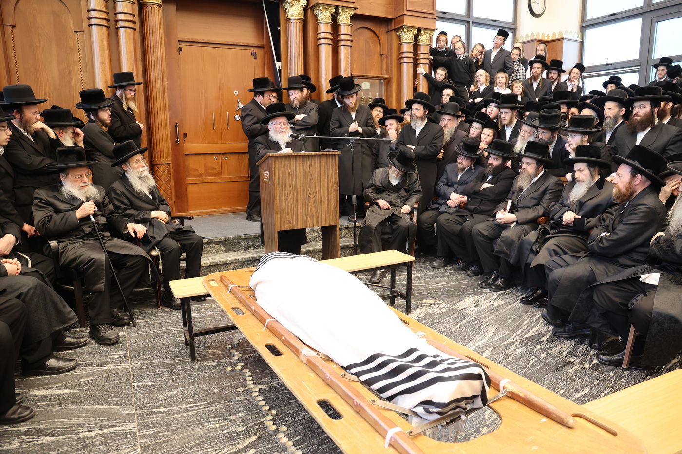 מסע הלויית הגה"צ אב"ד ערלוי ביתר זצ"ל