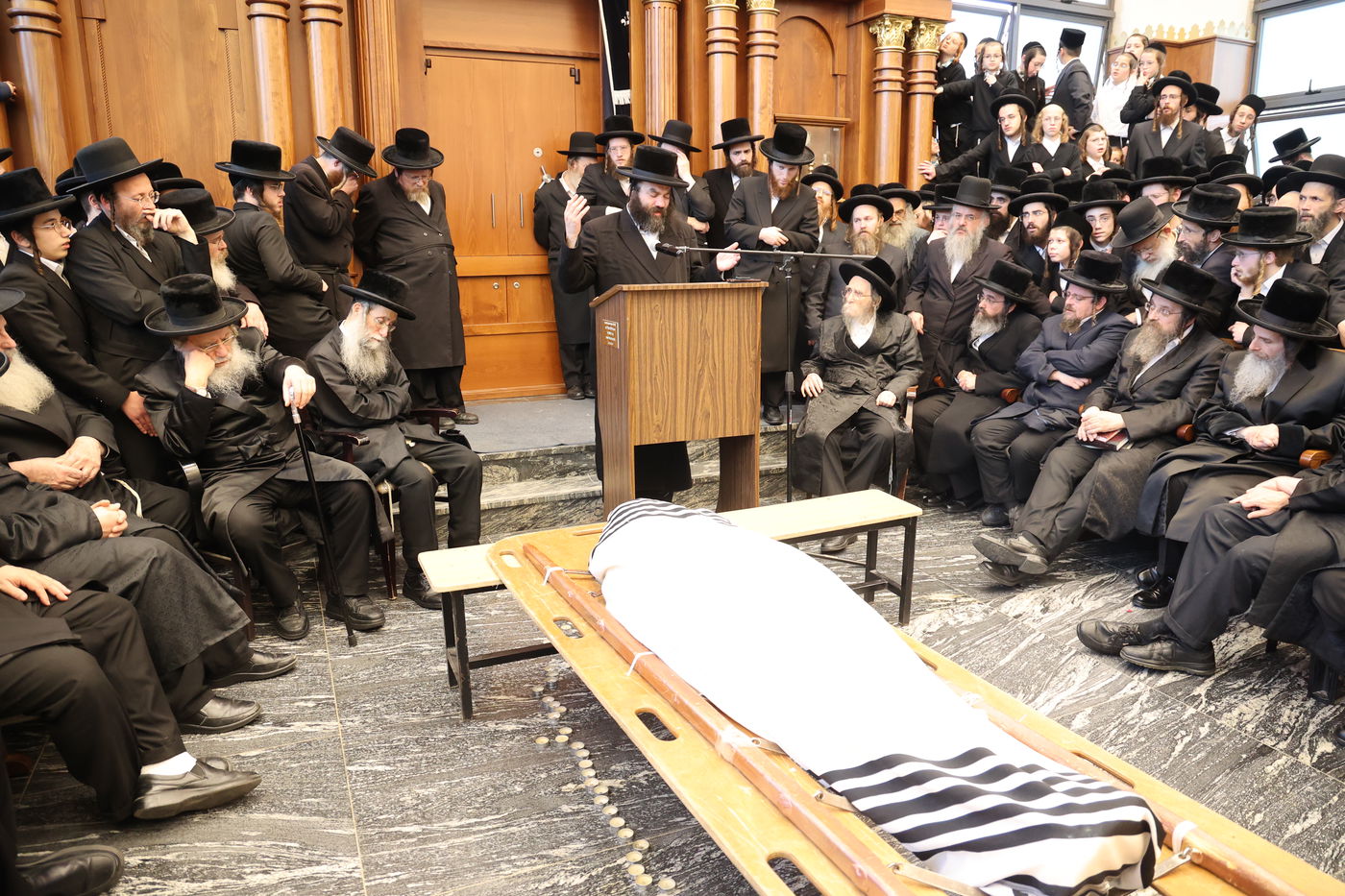 מסע הלויית הגה"צ אב"ד ערלוי ביתר זצ"ל