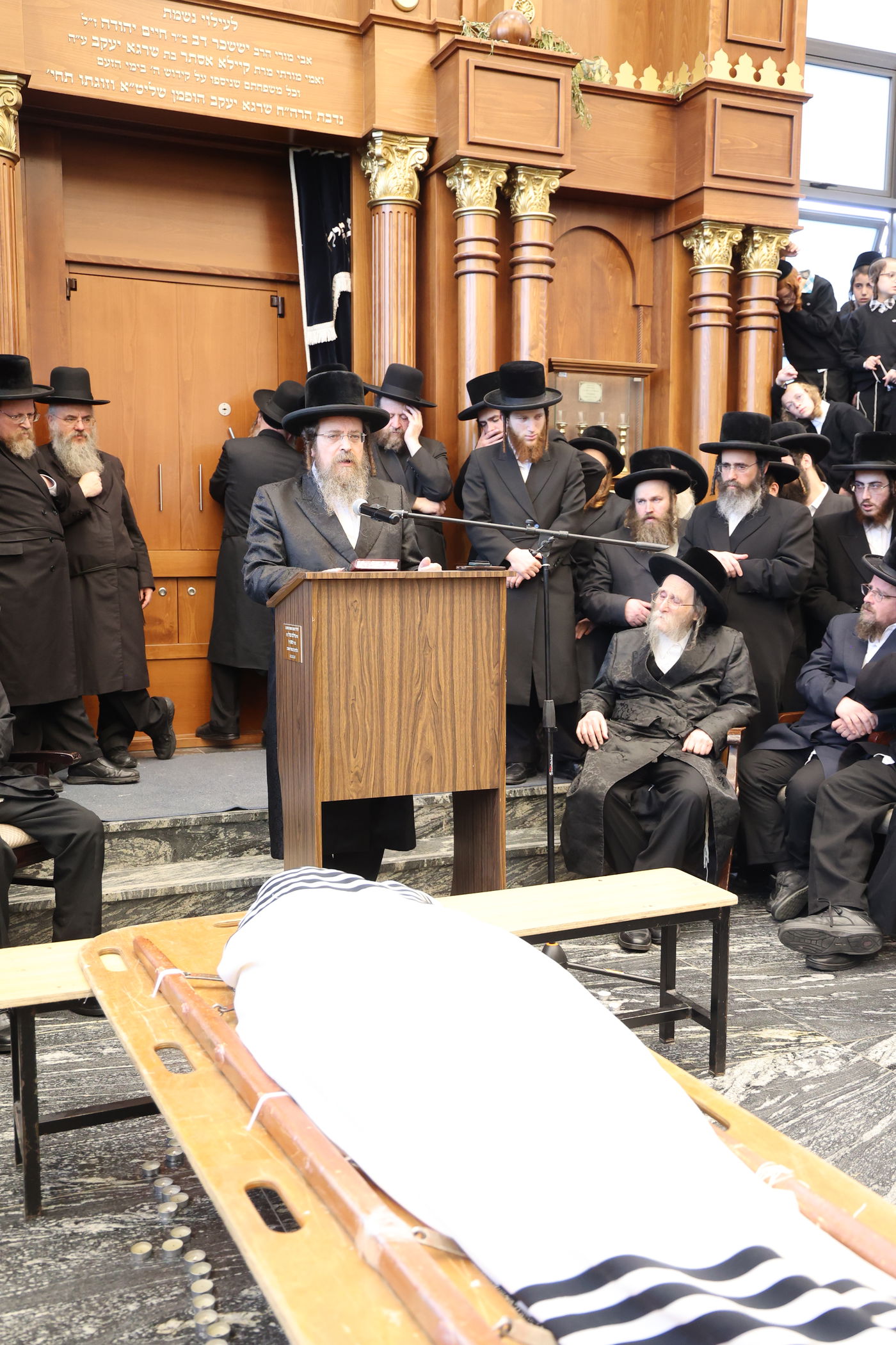 מסע הלויית הגה"צ אב"ד ערלוי ביתר זצ"ל