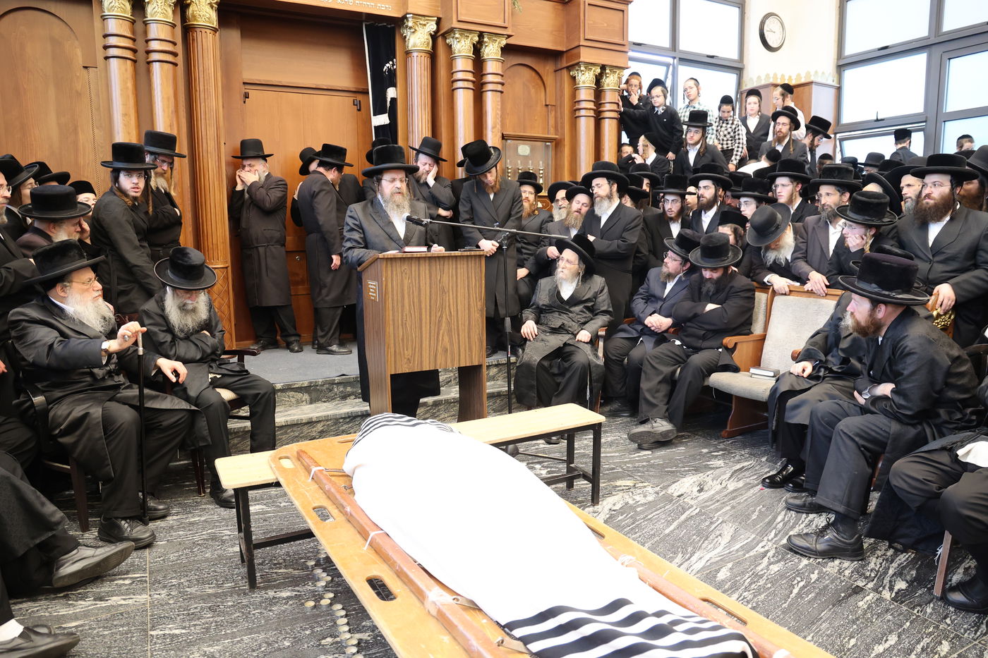 מסע הלויית הגה"צ אב"ד ערלוי ביתר זצ"ל