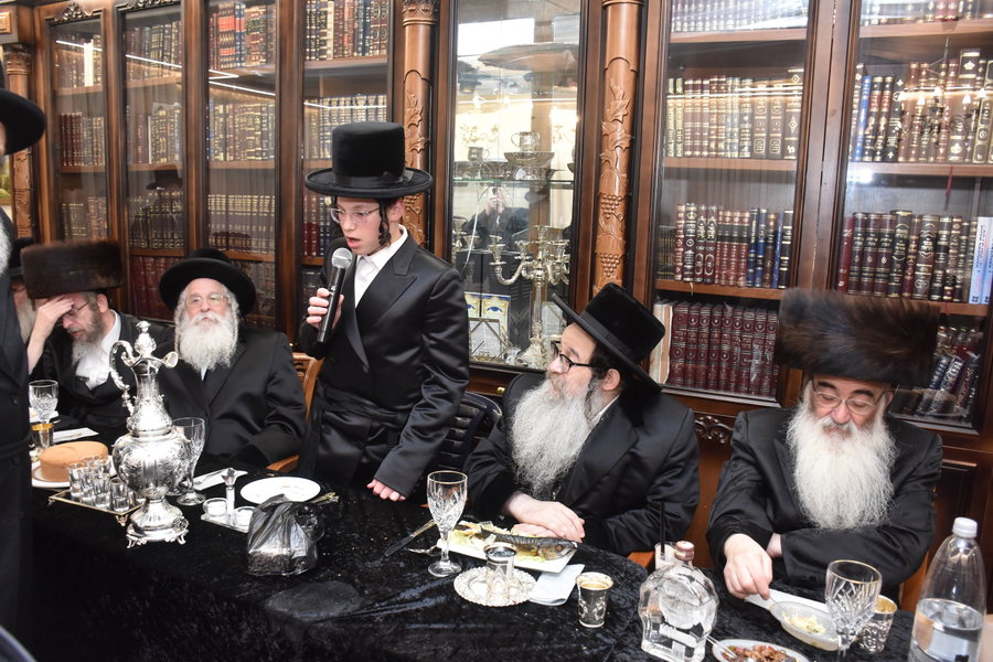 שמחת בר המצווה בחצרות ויז'ניץ - נדבורנה