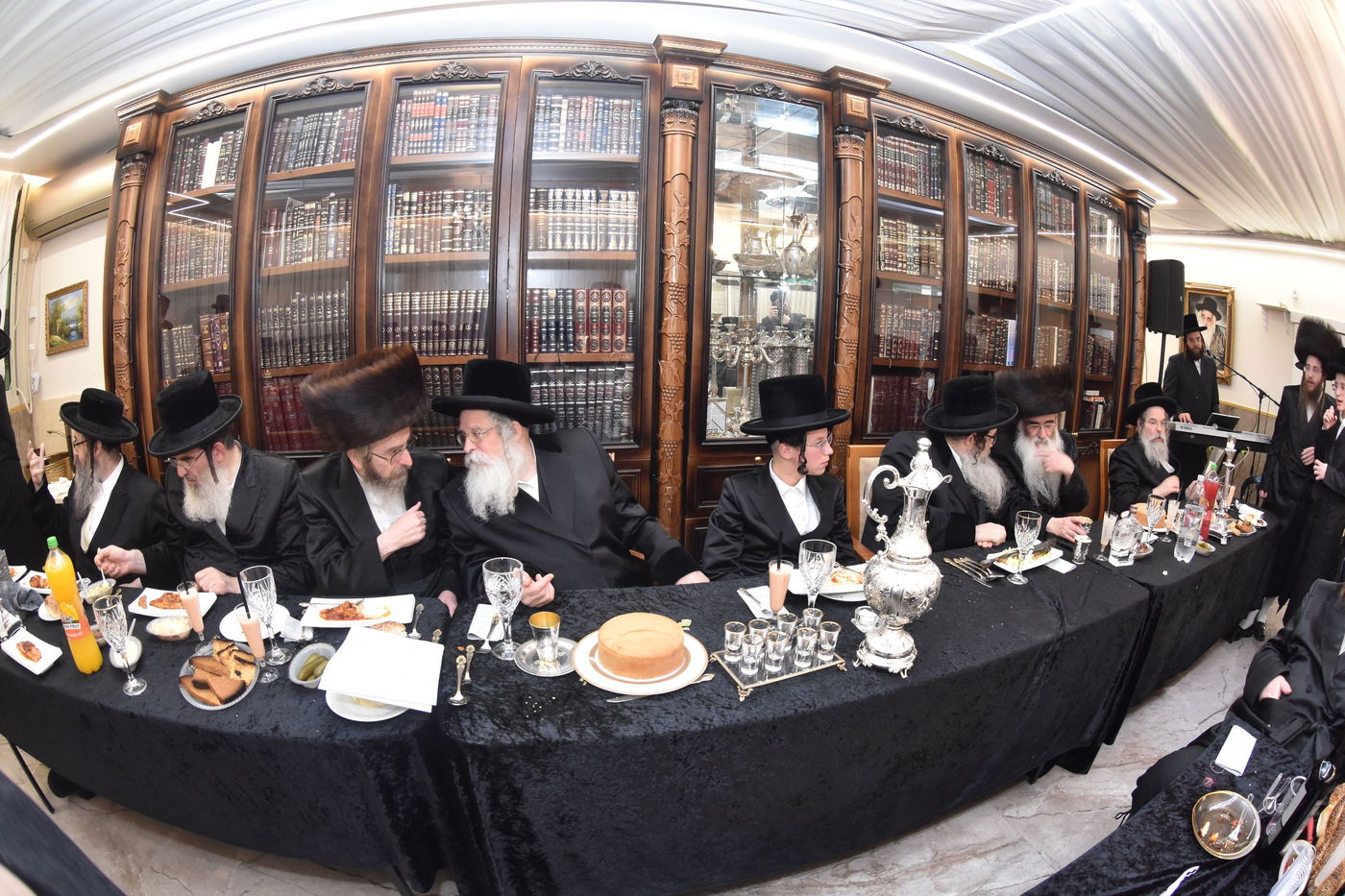 שמחת בר המצווה בחצרות ויז'ניץ -  נדבורנה