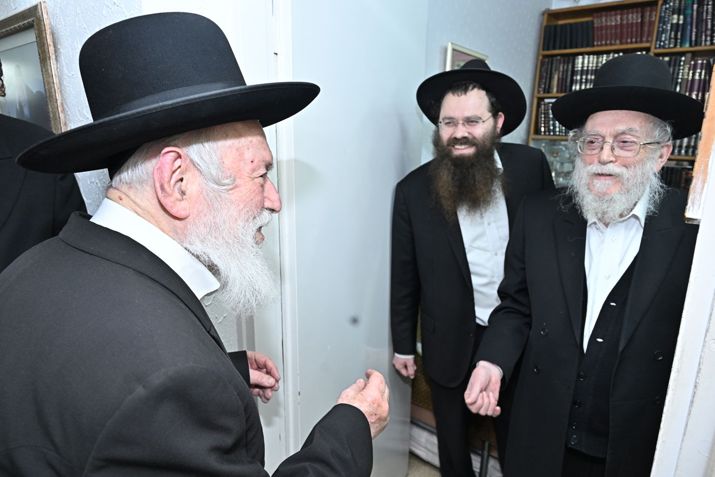 הגר"י זילברשטיין בביקור אצל גיסו הגאון רבי בנימין דוד אלישיב 