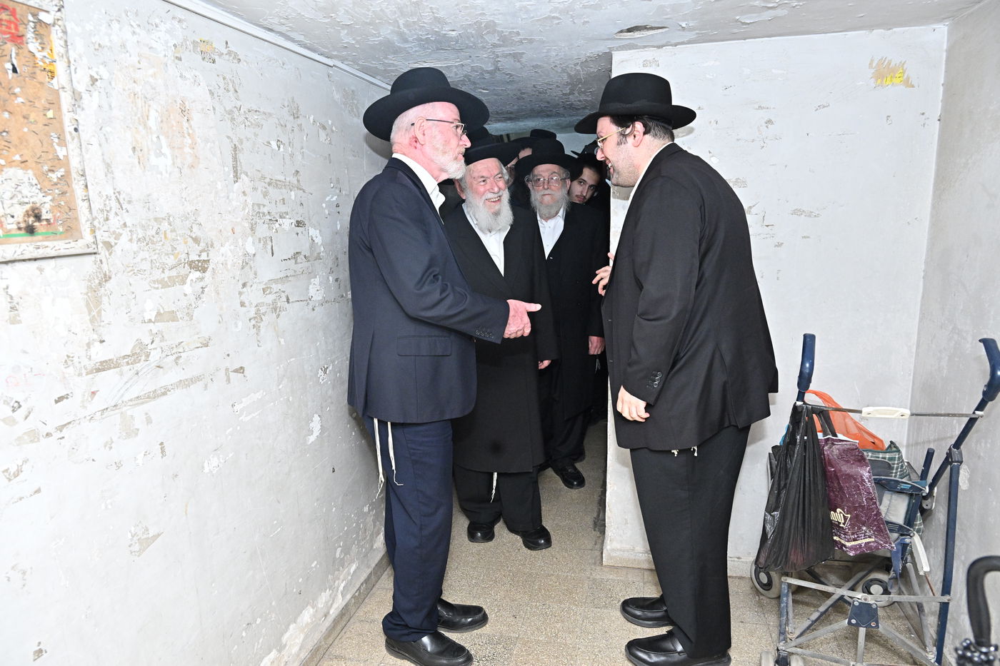 הגר"י זילברשטיין בביקור אצל גיסו הגאון רבי בנימין דוד אלישיב 