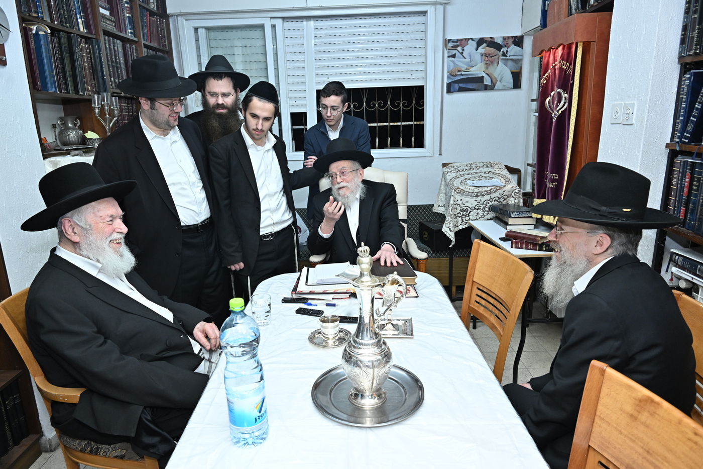 הגר"י זילברשטיין בביקור אצל גיסו הגאון רבי בנימין דוד אלישיב 