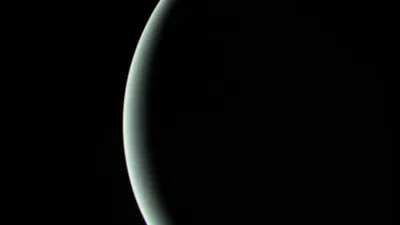 התמונה האחרונה של אורנוס של וויאג'ר 2, שצולמה ב-25 בינואר 1986
