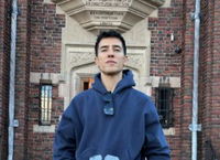 הראל סקעת מתרגש אחרי ביקור במרכז החסידות: "כמה הוא צדק"