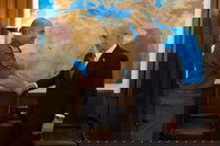 נתניהו ומזכירו הצבאי שיהיה ראש המוסד הבא