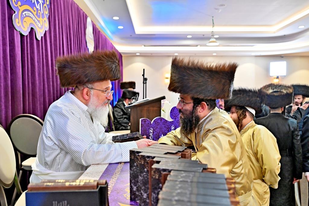 דינר לטובת בניית בנין בית החינוך לבנות משבצות זהב – בית שמש