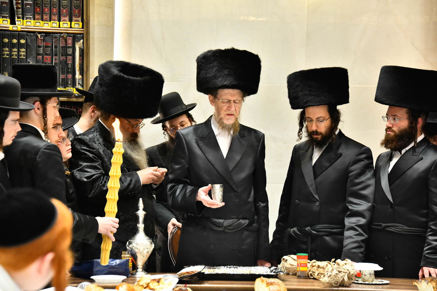 האדמו"ר מאלכסנדר ארה"ב במוצשב"ק בב"ב