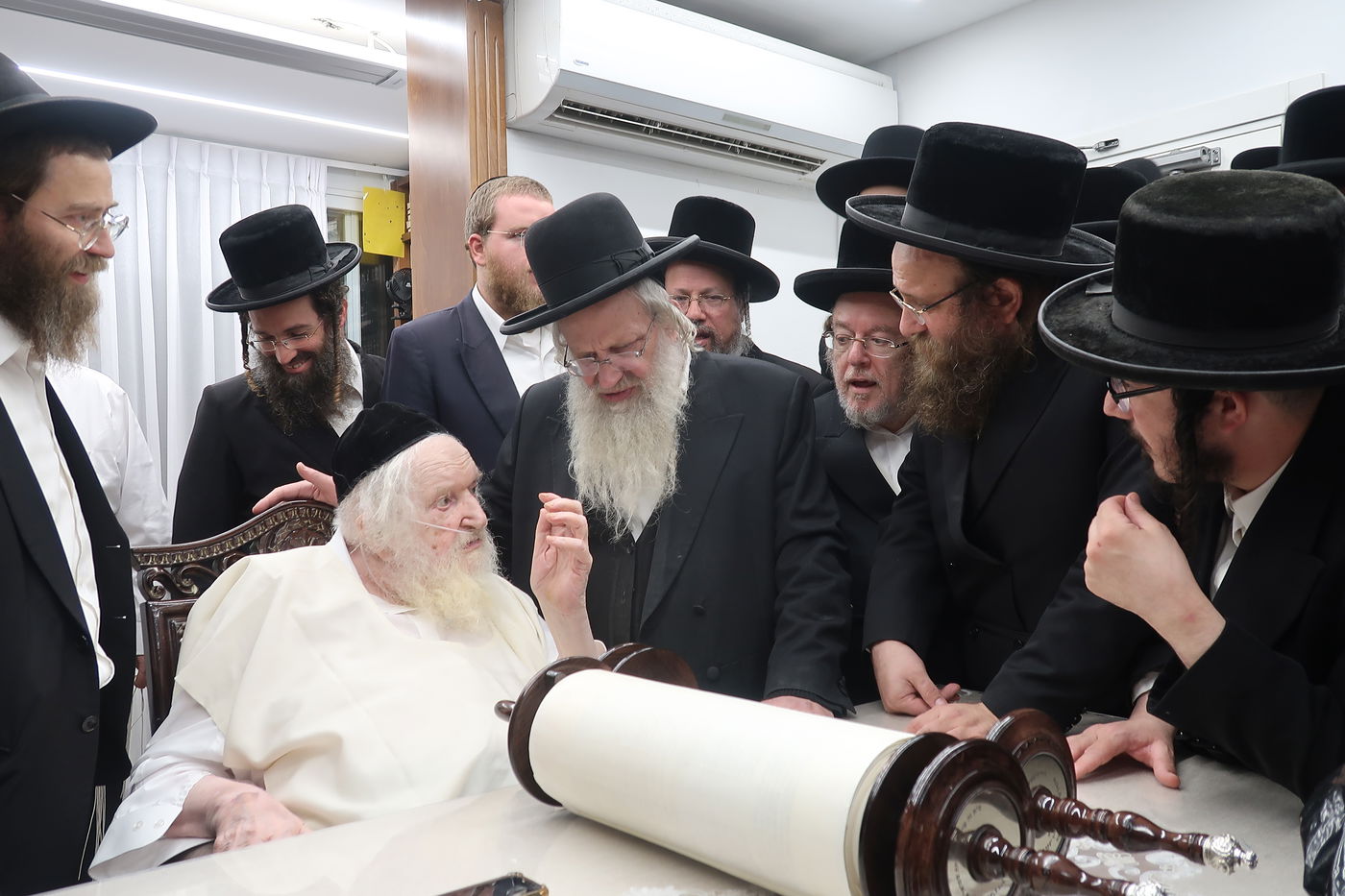 תלמידי 'שער המלך' אצל הגר"מ שטרנבוך