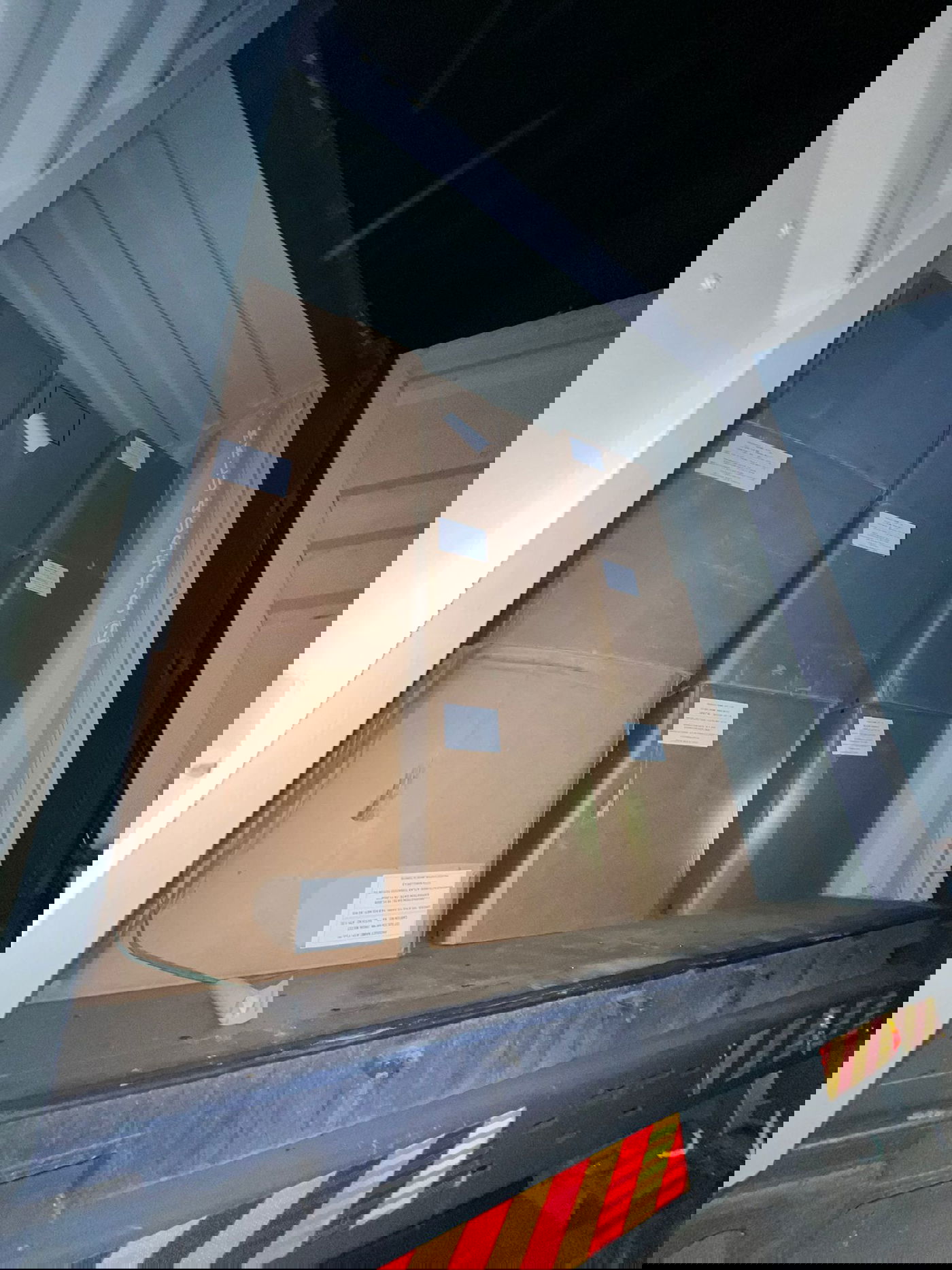 תפיסת המכולות על ידי כוחות המשטרה