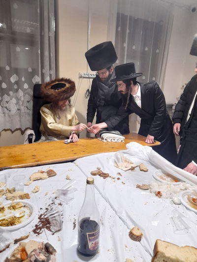 האדמו"ר מלעלוב ניקלשבורג בקרעסטיר