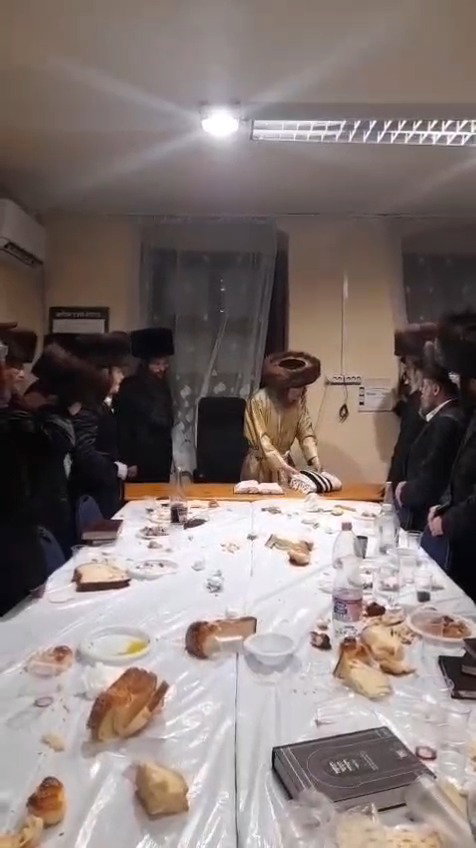 האדמו"ר מלעלוב ניקלשבורג בקרעסטיר