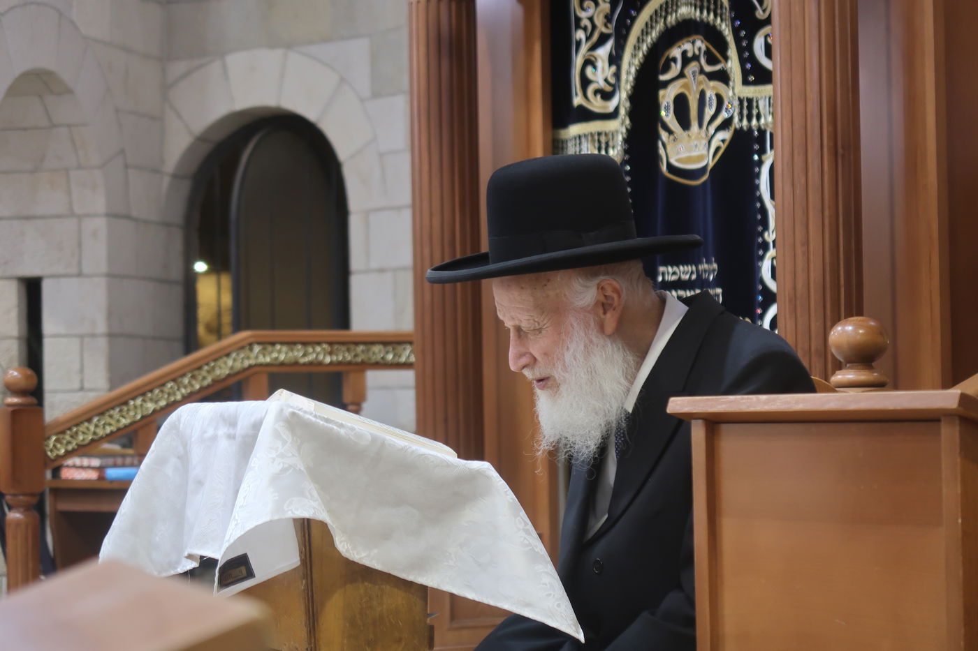  מוצאי שב"ק אצל הגאון רבי שמואל בצלאל