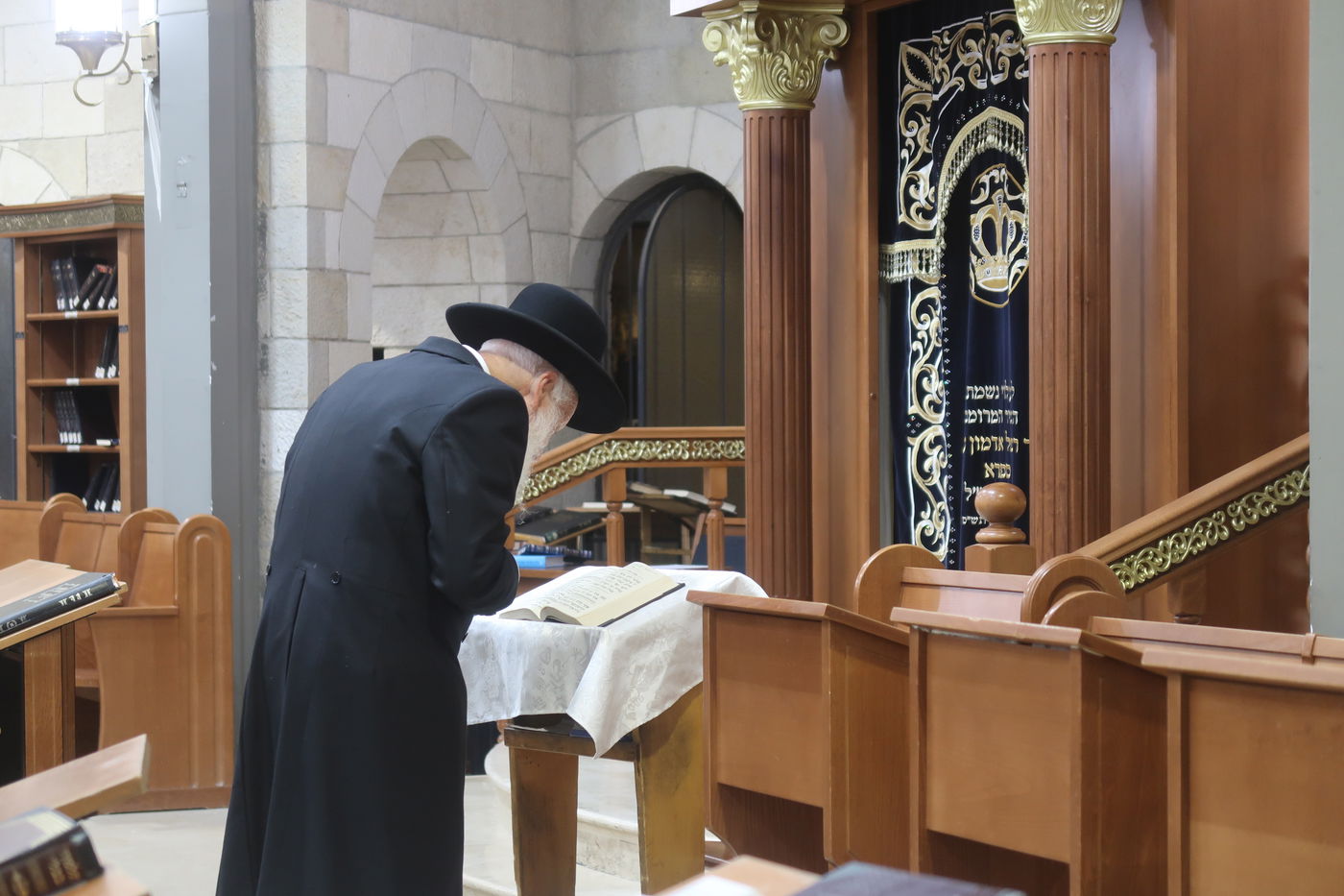  מוצאי שב"ק אצל הגאון רבי שמואל בצלאל