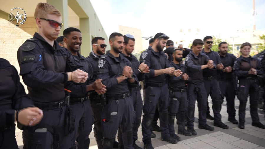 השוטרים ב"אתגר של רני" | צפו