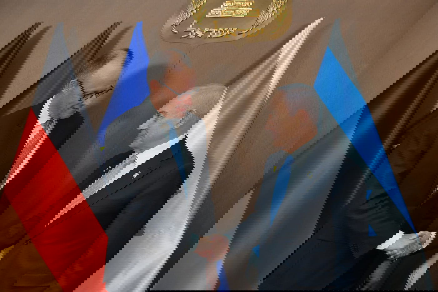 נתניהו נשאל אם יפרוש מהחיים הפוליטיים בתמורה לחנינה; כך הגיב