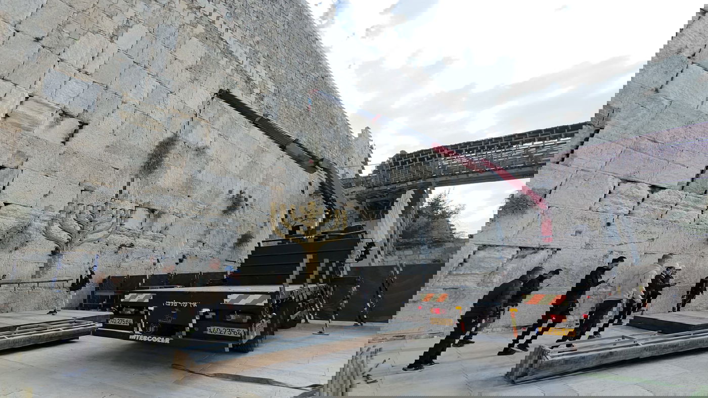 חנוכה ברחבת הכותל משנים קודמות