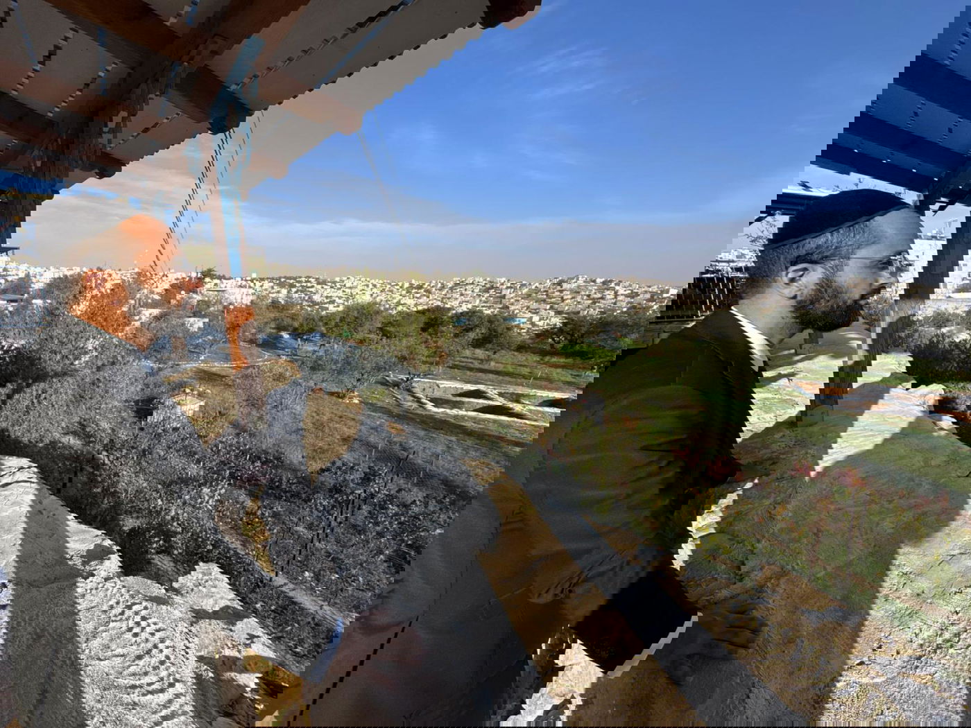 חברי כולל "תפארת זקנים לוי יצחק" בכפר סבא במסע לחברון