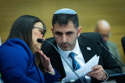 השר שלמה קרעי ויו"ר הוועדה ח"כ גלית דיסטל אטבריאן