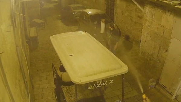 זרנוק מים לעברו