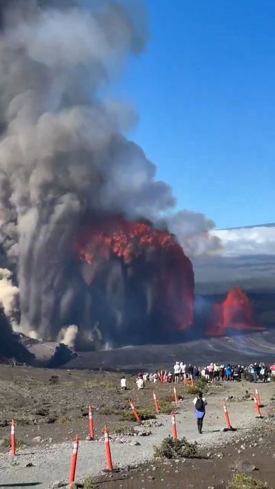 מול צופים נדהמים: הר הגעש התפרץ - ו"בלע" את המצלמה שתיעדה הכל