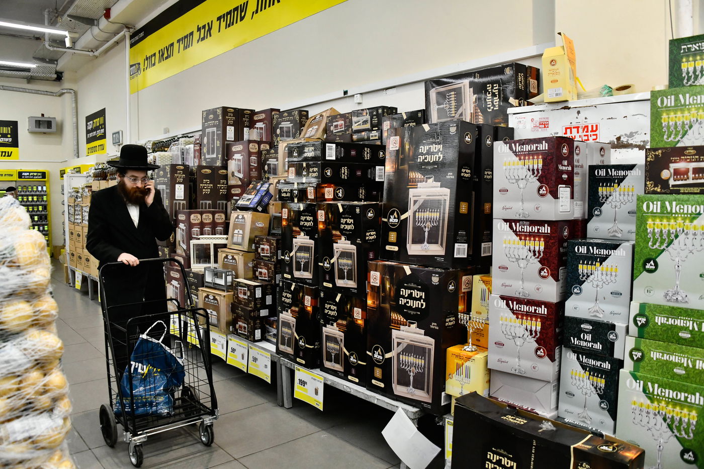 אווירת ערב חנוכה בב"ב