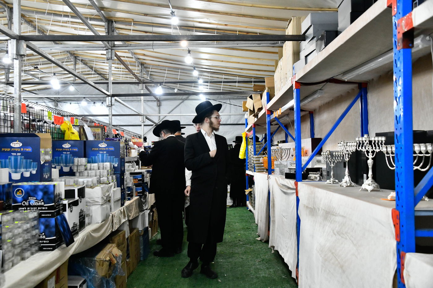 אווירת ערב חנוכה בב"ב